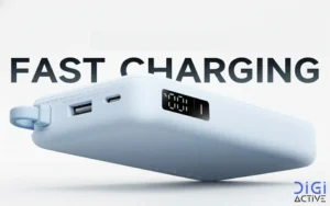 تصویر پاوربانک سفید رنگ با پس زمینه سفید و تکست fast charging